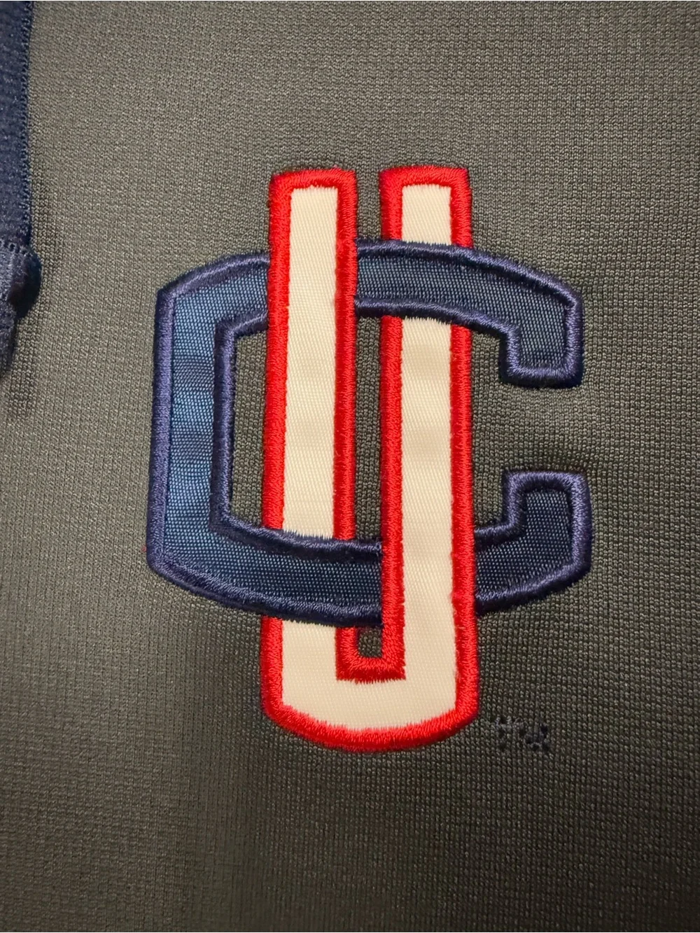 Nike UConn Huskies Elite Therma-FIT Hoodie Gray Men’s Medium NCAA